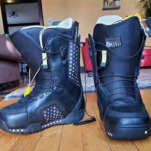 SOLD - Burton Snowboard Boots